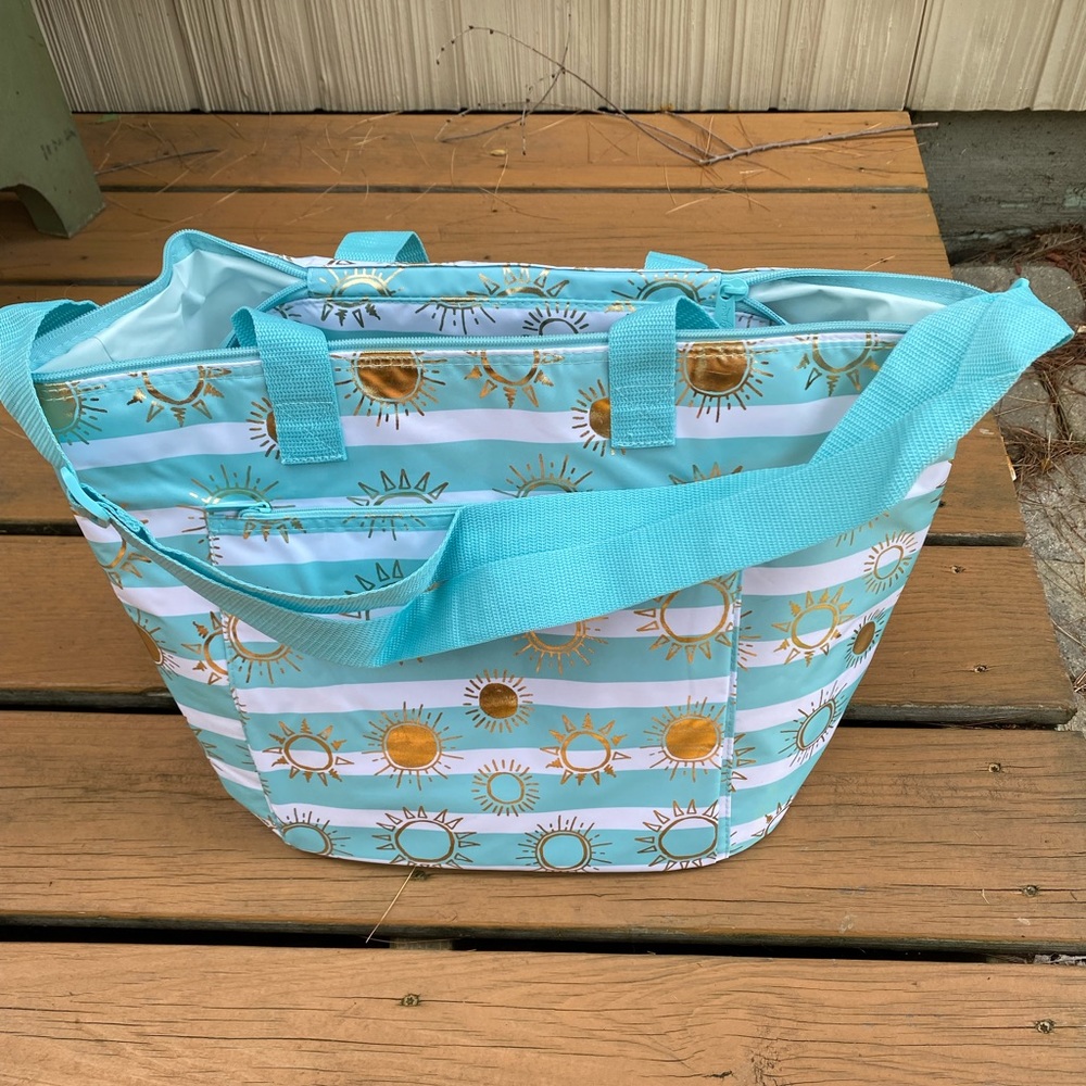 Thirty One Round about cooler tote